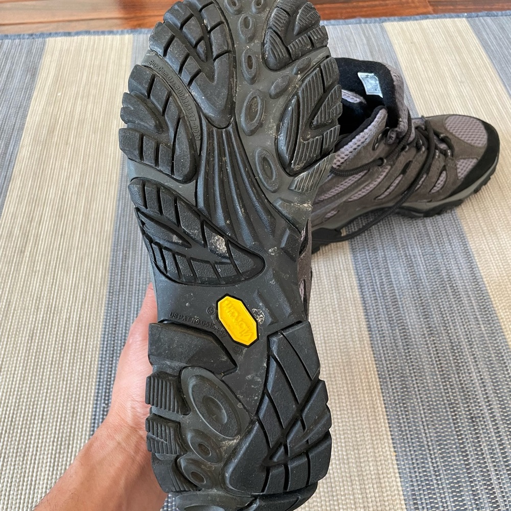 Merrell Men 9.5 Moab Mid Gore-Tex Dark Earth Hiking Trail Boots J87701 G